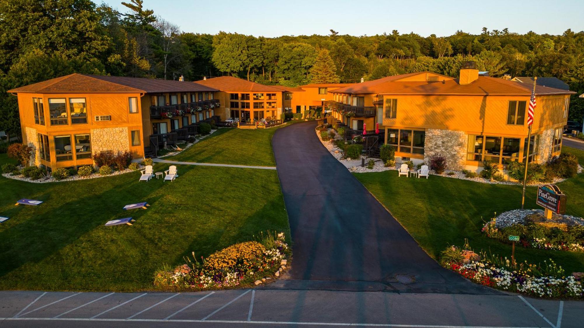 Pine Grove Resort เอเฟรม ภายนอก รูปภาพ