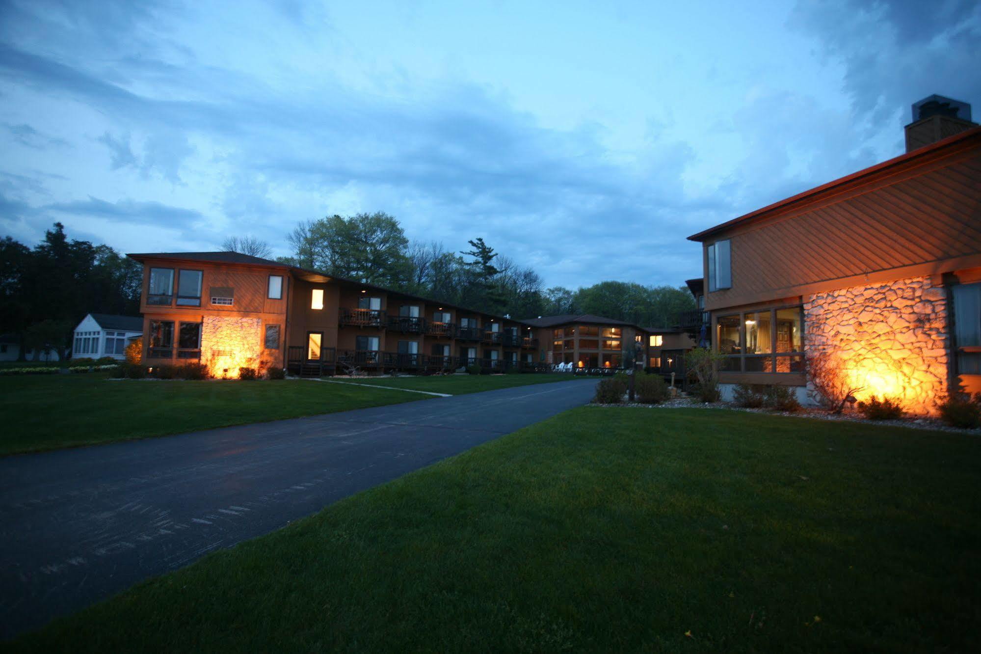 Pine Grove Resort เอเฟรม ภายนอก รูปภาพ