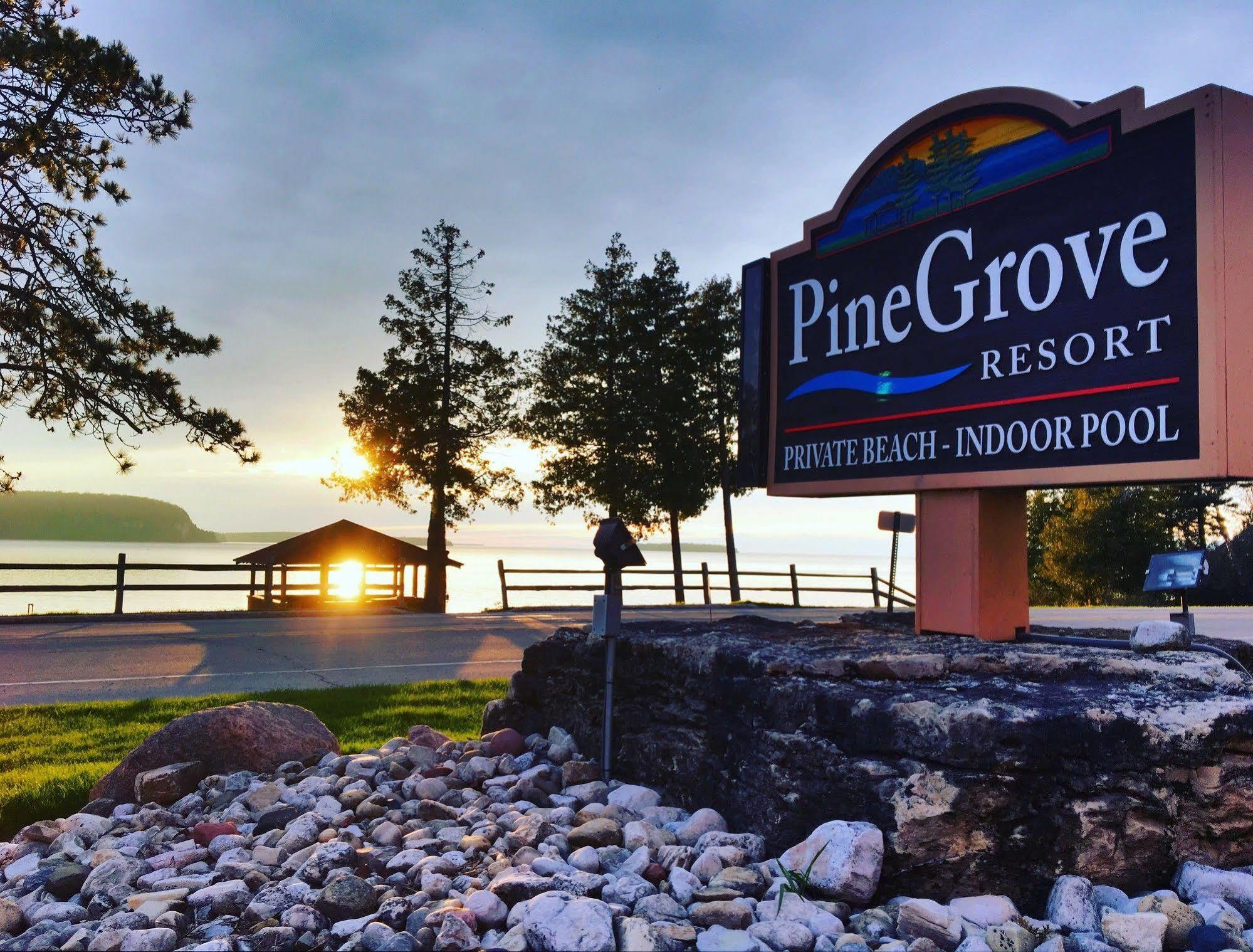 Pine Grove Resort เอเฟรม ภายนอก รูปภาพ